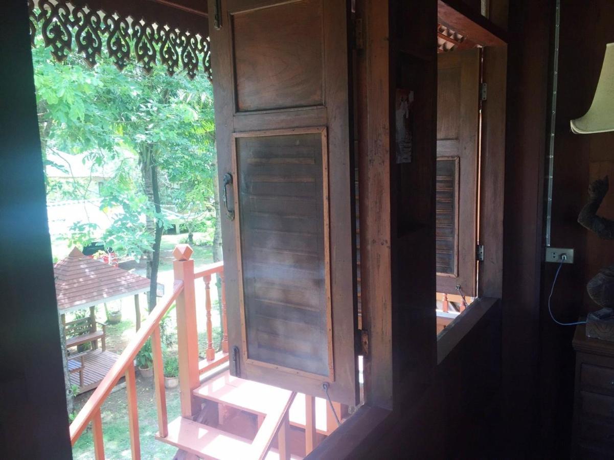 Ruen Thai Rim Haad Клаенг Экстерьер фото